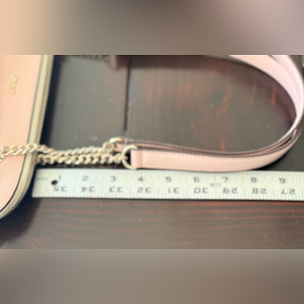 DKNY NWOT Pale Pink and cream Logo
Shoulder Bag Gold Chain Strap, Top Zip - Picture 9 of 9